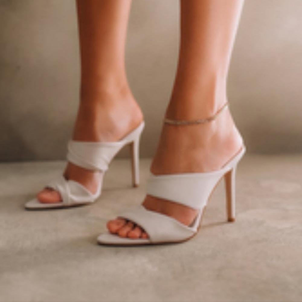 NEW! BILLINI Palmina Open Pointed Toe Heels Mules 7.